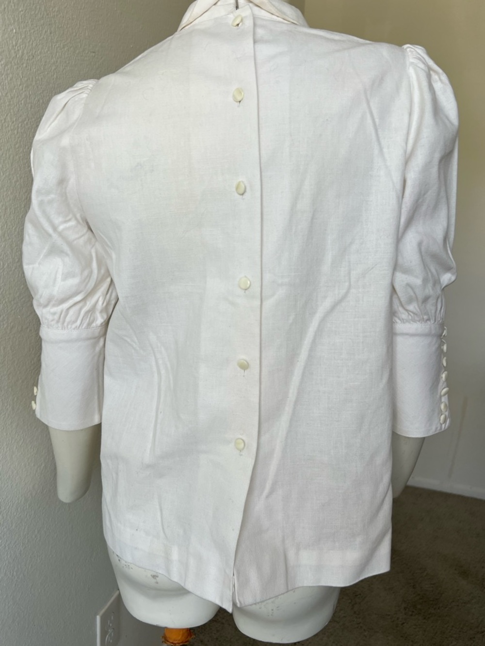 VINTAGE LINEN BLOUSE, EMBROIDERED BEAUTIFUL - Puff Sleeve Blouse - Picture 15 of 16